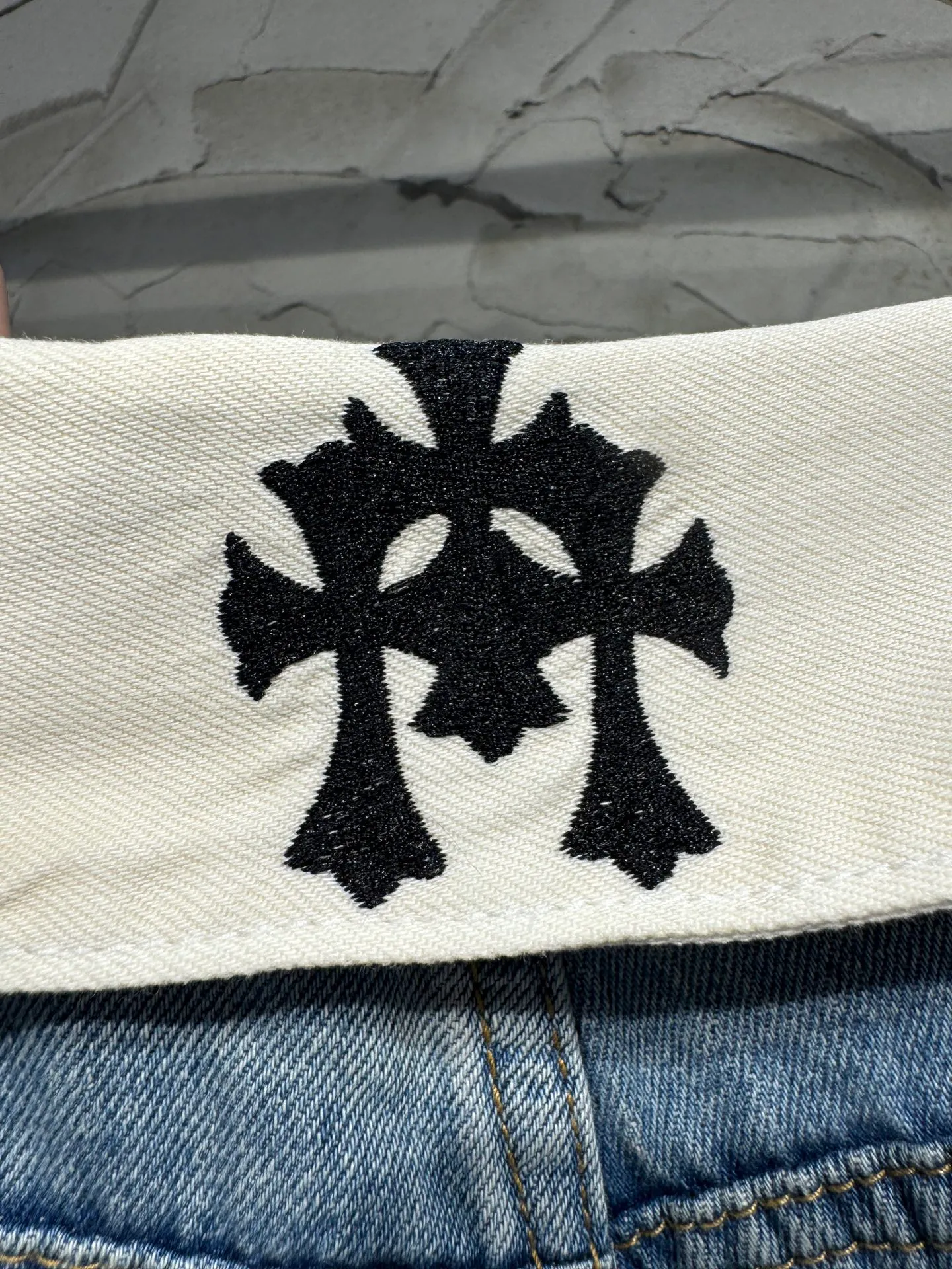 Chrome Hearts ｜ 、 Cream White ， 。Light Blue ， Retro ， 、 、 ， ， T、 、 、Martin Boots 、 ， ， Sizes：S M L
